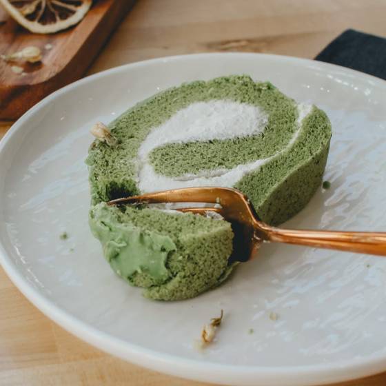 Matcha Roll Cake - Ocha & Co.